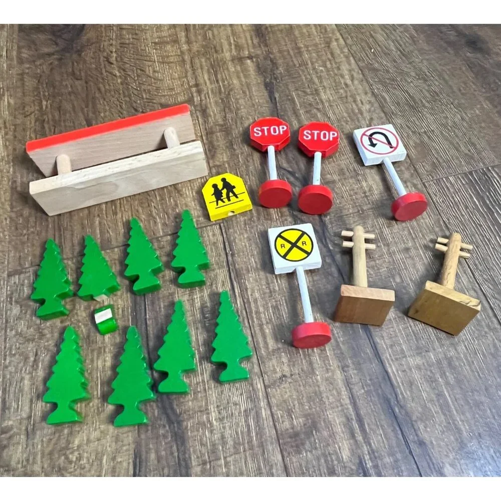 Thomes the Train Wooden Accessories Trees Traffic Signs 16-Pc.